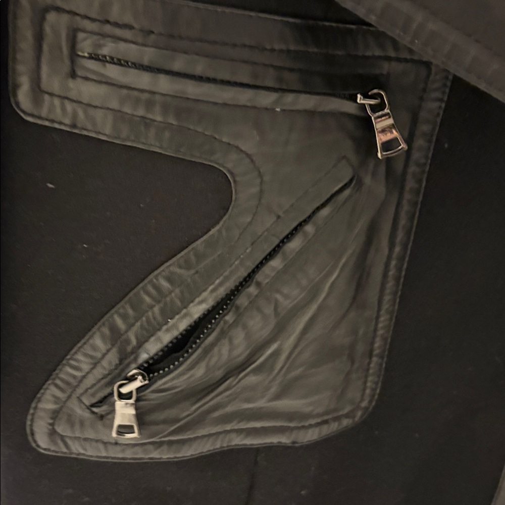DANIER Women's Trench like Black Leather Belted Jacket Mint condition! - Picture 4 of 7
